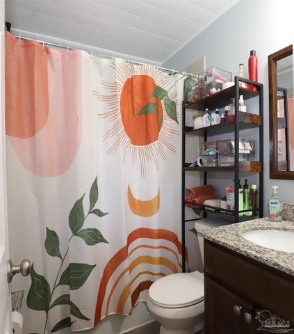 118 Shirley Dr, Gulf Breeze, FL 32561