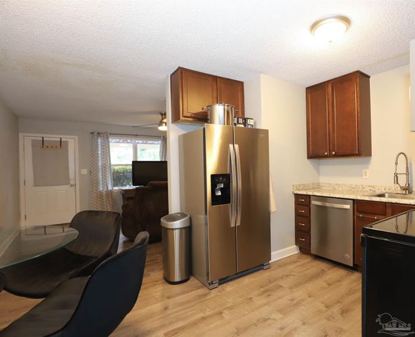 118 Shirley Dr, Gulf Breeze, FL 32561