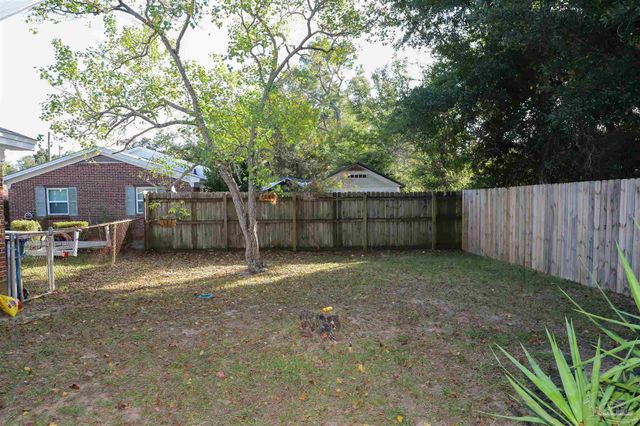 118 Shirley Dr, Gulf Breeze, FL 32561