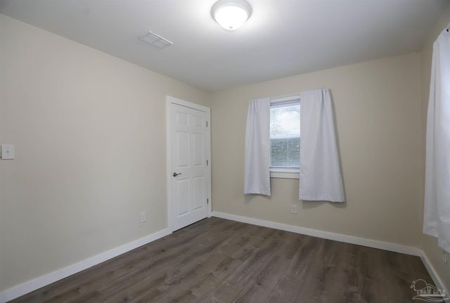 118 Shirley Dr, Gulf Breeze, FL 32561