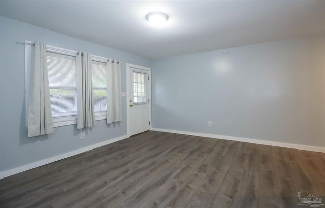 118 Shirley Dr, Gulf Breeze, FL 32561