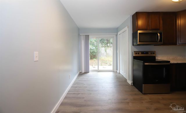 118 Shirley Dr, Gulf Breeze, FL 32561