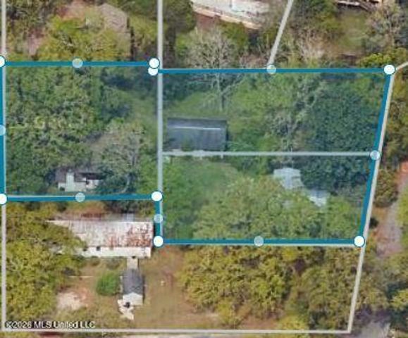 608 Magnolia Avenue, Ocean Springs, MS 39564