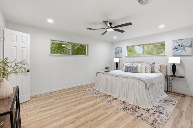 15903 Hickory Drive, Alvin, TX 77511
