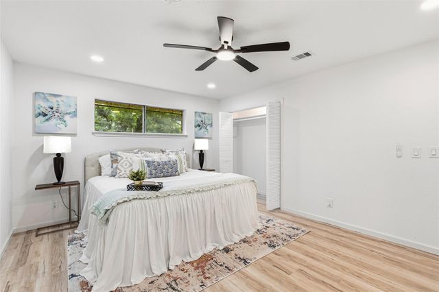 15903 Hickory Drive, Alvin, TX 77511
