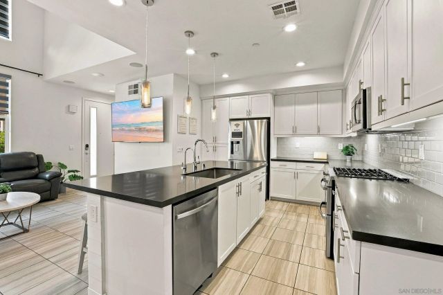 2174 Element Way, Chula Vista, CA 91915