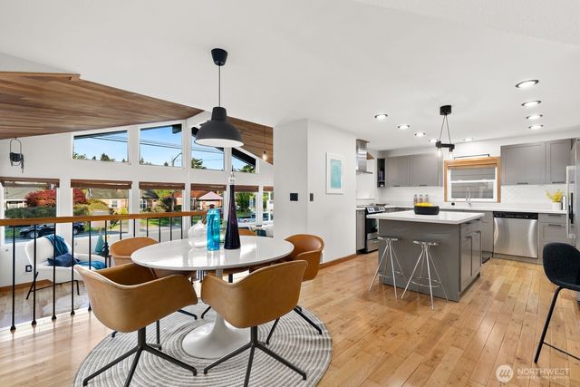 3219 34th Avenue W, Seattle, WA 98199