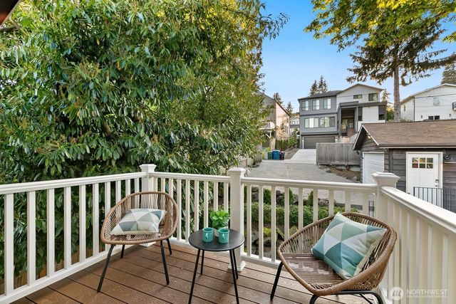 3219 34th Avenue W, Seattle, WA 98199