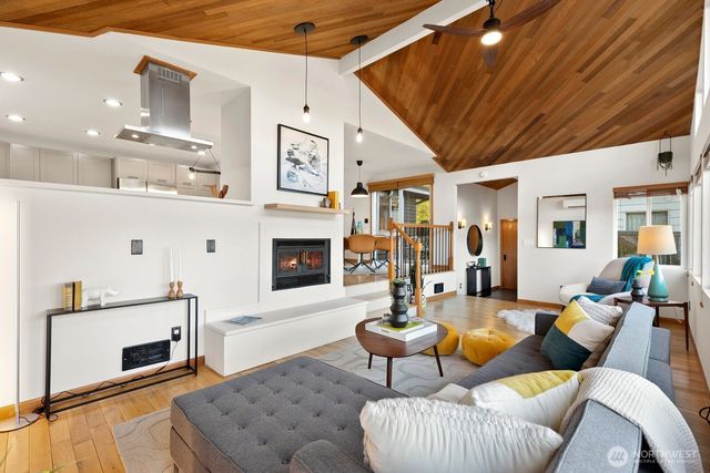 3219 34th Avenue W, Seattle, WA 98199