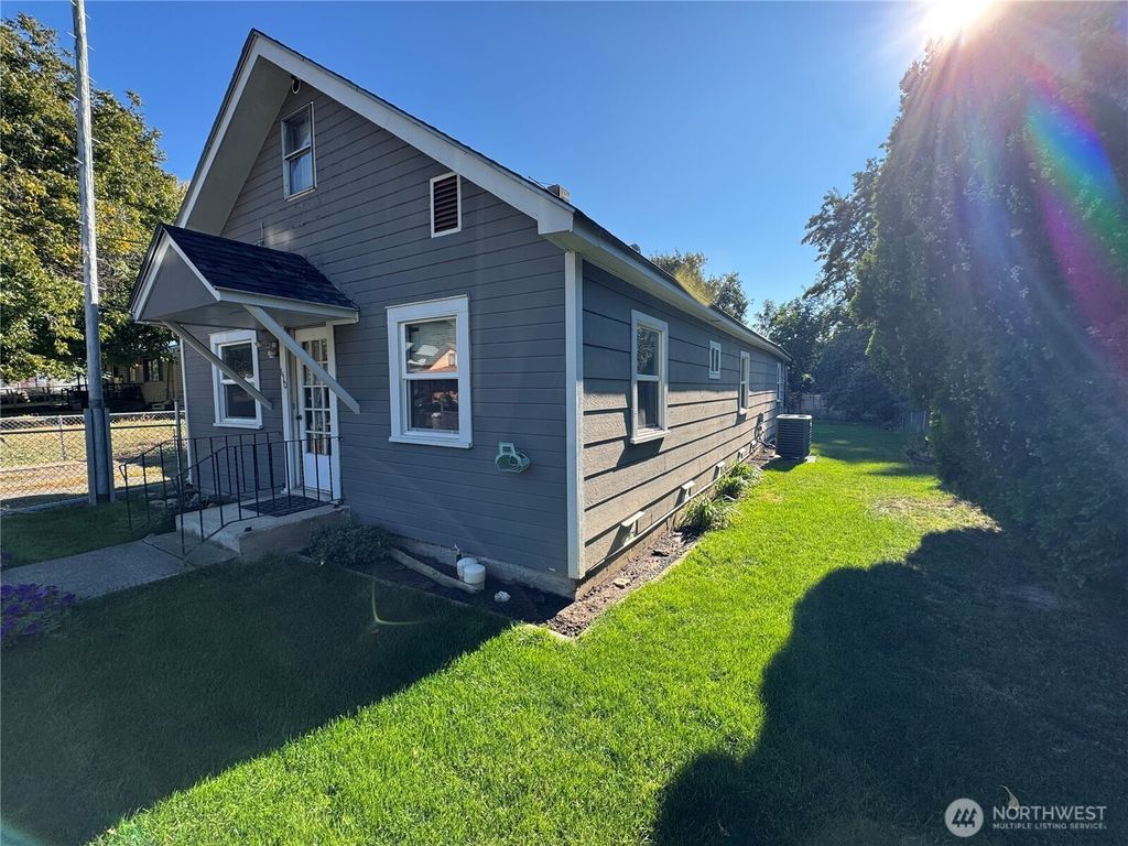 610 E. Patit Avenue, Dayton, WA 99328