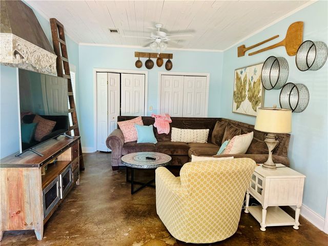 2816 Honeysuckle Lane, Russellville, AR 72801