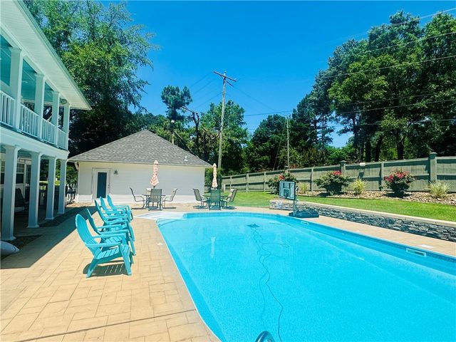 2816 Honeysuckle Lane, Russellville, AR 72801