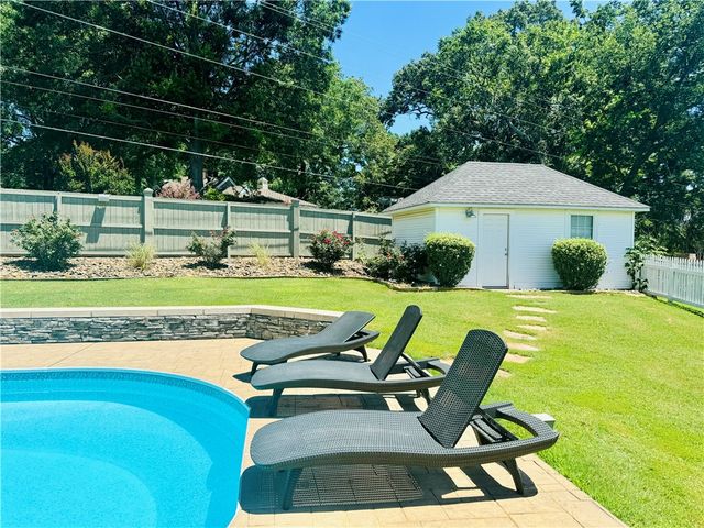 2816 Honeysuckle Lane, Russellville, AR 72801