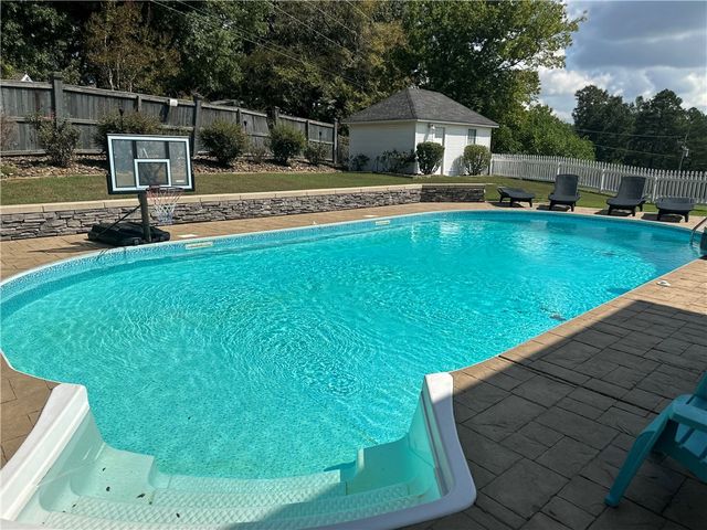 2816 Honeysuckle Lane, Russellville, AR 72801