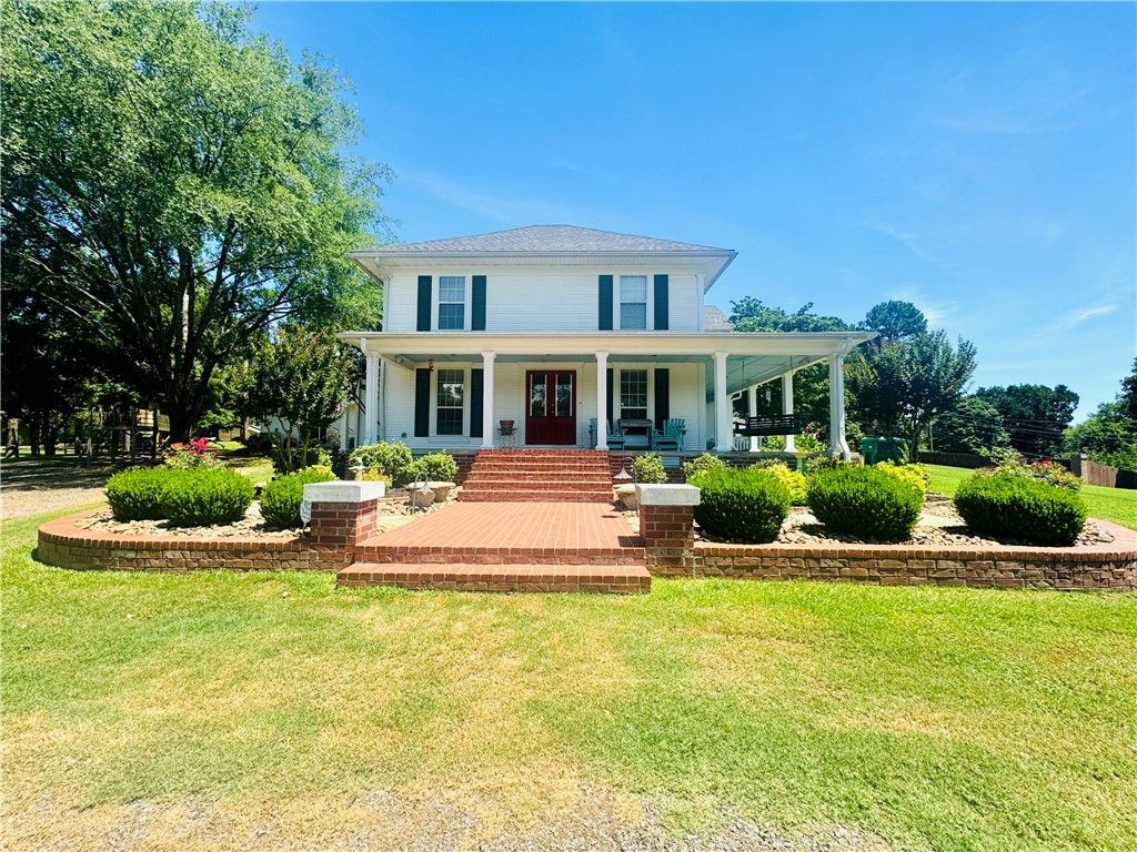 2816 Honeysuckle Lane, Russellville, AR 72801