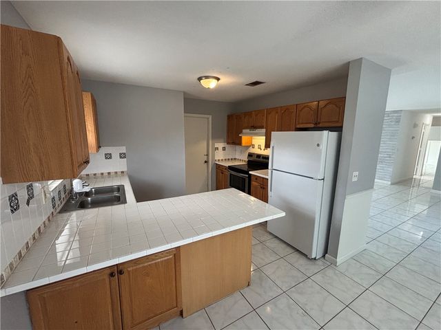 2450 8th Avenue SW, Vero Beach, FL 32962