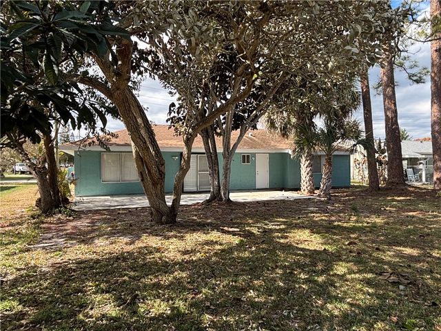 2450 8th Avenue SW, Vero Beach, FL 32962