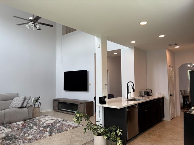 863 Dawn Sky Lane, League City, TX 77573