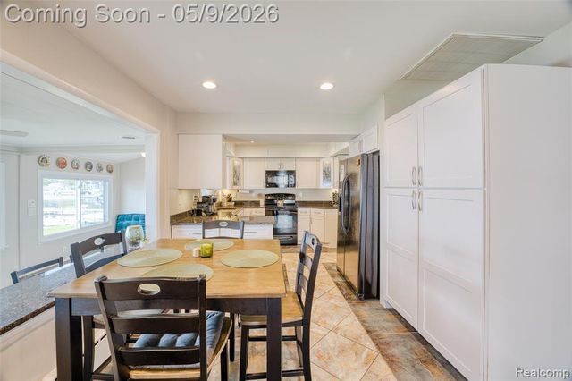 10171 Joanna K Avenue, White Lake, MI 48386
