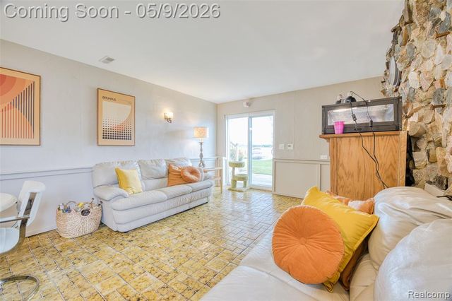10171 Joanna K Avenue, White Lake, MI 48386