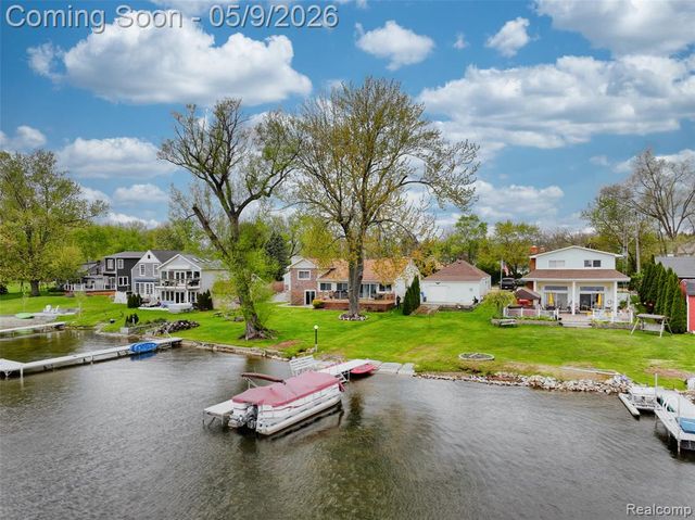 10171 Joanna K Avenue, White Lake, MI 48386