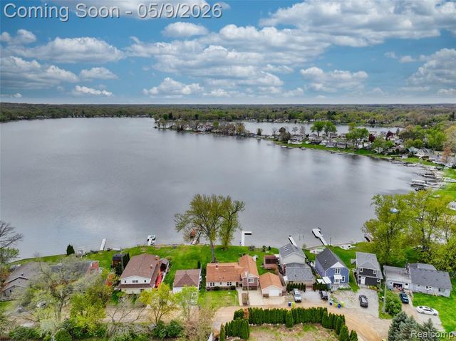 10171 Joanna K Avenue, White Lake, MI 48386