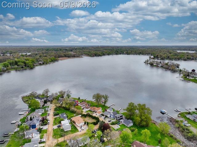 10171 Joanna K Avenue, White Lake, MI 48386