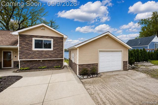 10171 Joanna K Avenue, White Lake, MI 48386