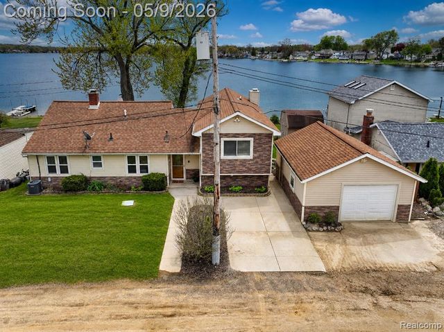 10171 Joanna K Avenue, White Lake, MI 48386
