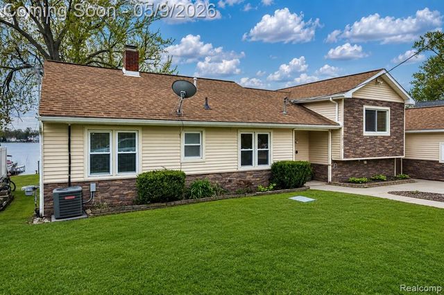 10171 Joanna K Avenue, White Lake, MI 48386