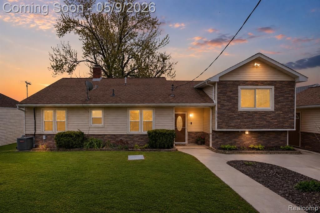 10171 Joanna K Avenue, White Lake, MI 48386