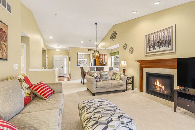 2141 Gray Oak Cove, Portage, MI 49024