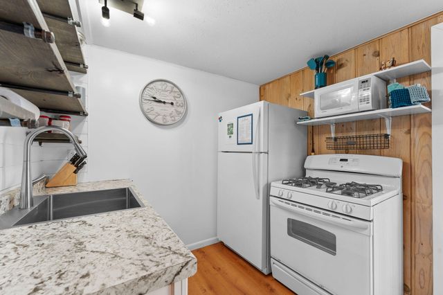 57 Kings Cove Lane, Reeds Spring, MO 65737