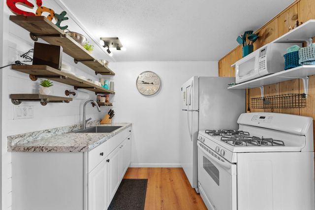 57 Kings Cove Lane, Reeds Spring, MO 65737