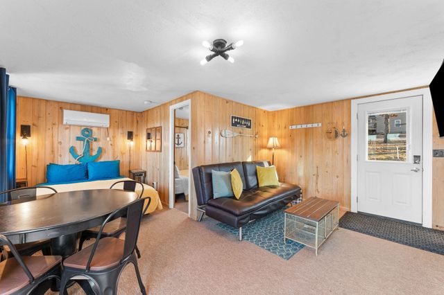 57 Kings Cove Lane, Reeds Spring, MO 65737