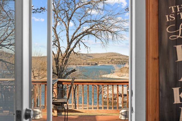 57 Kings Cove Lane, Reeds Spring, MO 65737