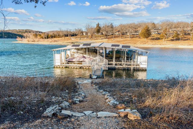 57 Kings Cove Lane, Reeds Spring, MO 65737