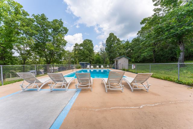 57 Kings Cove Lane, Reeds Spring, MO 65737