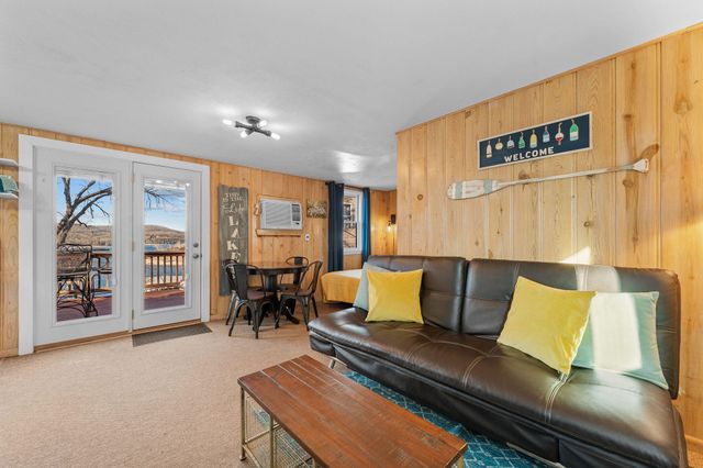 57 Kings Cove Lane, Reeds Spring, MO 65737