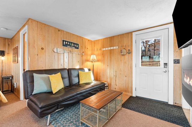57 Kings Cove Lane, Reeds Spring, MO 65737