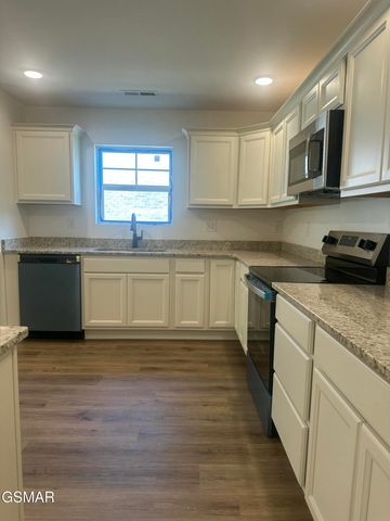 645 Snowflower Circle, Pigeon Forge, TN 37863
