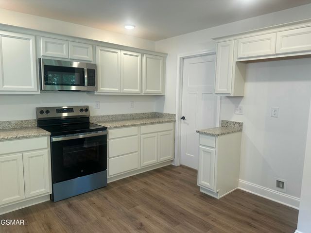 645 Snowflower Circle, Pigeon Forge, TN 37863