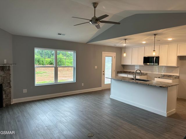 645 Snowflower Circle, Pigeon Forge, TN 37863
