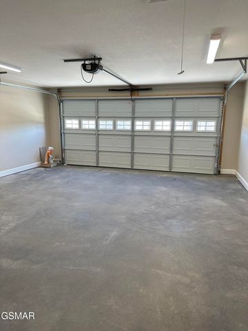 645 Snowflower Circle, Pigeon Forge, TN 37863