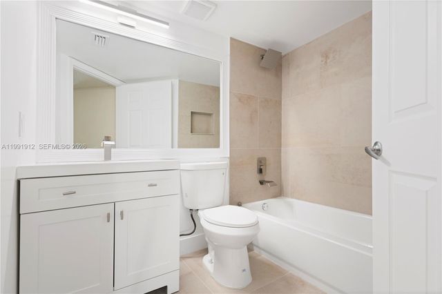 9615 NW 1st Ct 10-204, Pembroke Pines, FL 33024