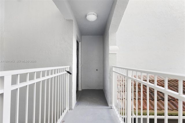 9615 NW 1st Ct 10-204, Pembroke Pines, FL 33024