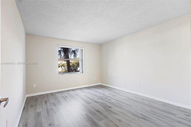 9615 NW 1st Ct 10-204, Pembroke Pines, FL 33024