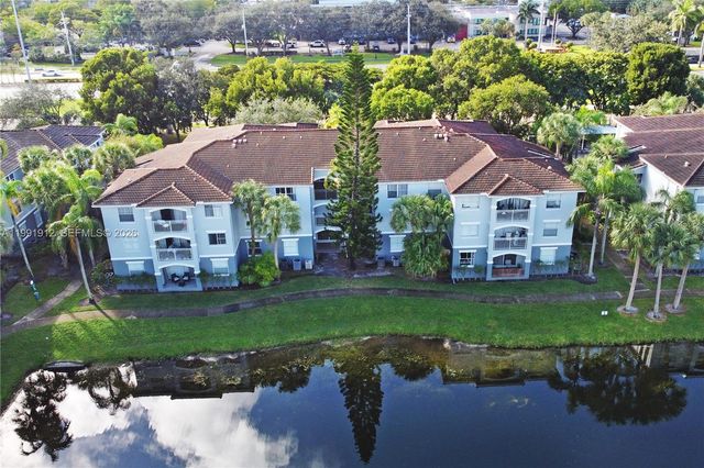 9615 NW 1st Ct 10-204, Pembroke Pines, FL 33024