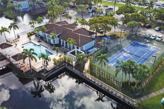 9615 NW 1st Ct 10-204, Pembroke Pines, FL 33024