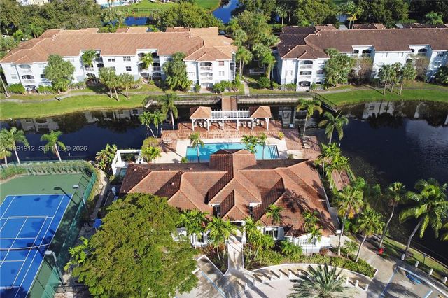 9615 NW 1st Ct 10-204, Pembroke Pines, FL 33024